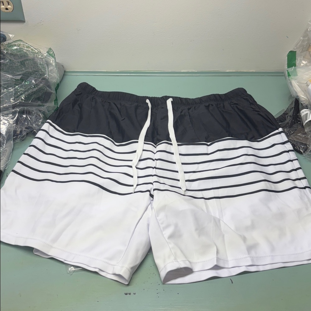 PatPat Black and White Men's XL Swim Shorts ~ new with tag